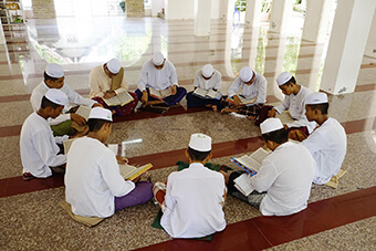 مقرأة الجنة نساء (إناث)